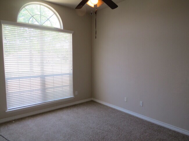 Building Photo - "Spacious 4-Bed Oasis in Killeen with Granite Touches & Cozy Fireplace!"