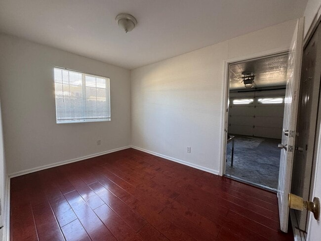 Building Photo - 27715 Cliffwood Ave