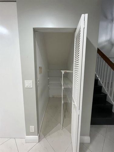 Building Photo - 6235 Vista Del Mar