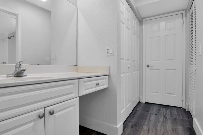 Building Photo - 8050 Severn Dr