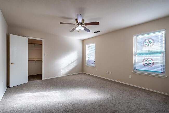 Building Photo - 228 Memory Dr