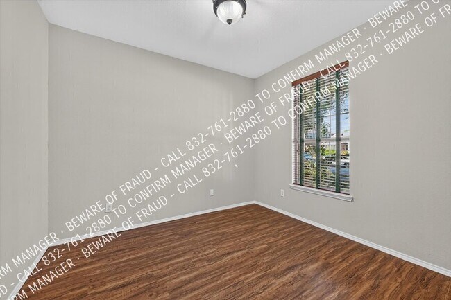 Building Photo - 12330 Red Hawk Dr