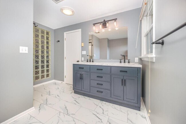 Building Photo - 411 Wagner Dr