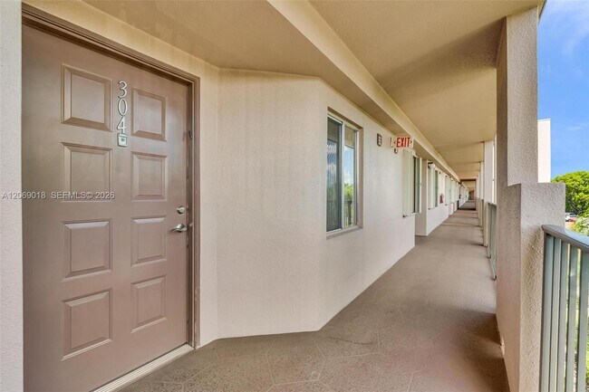 Building Photo - 12651 SW 16th Ct