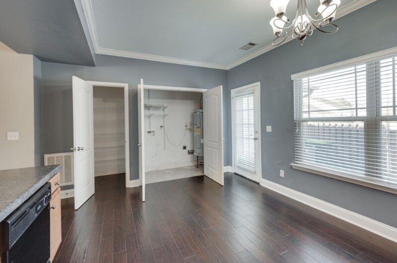 Building Photo - 735 Tulip Grove Rd