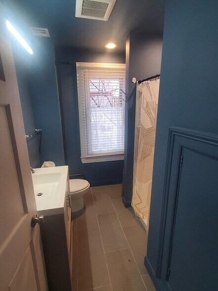 Building Photo - 866 Dorchester Ave