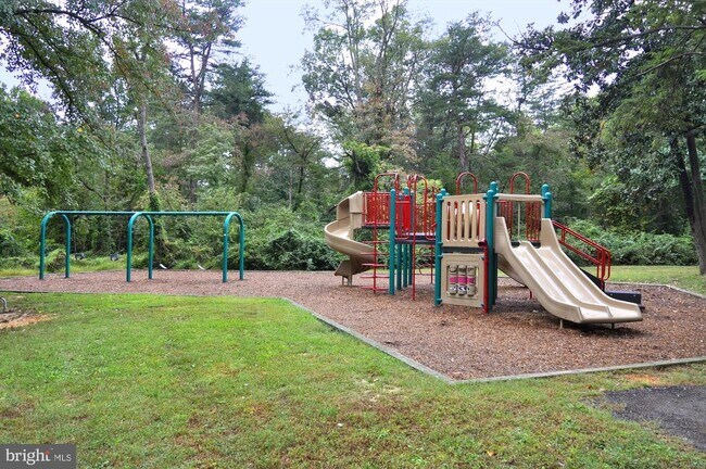 Building Photo - 7621 Tremayne Pl