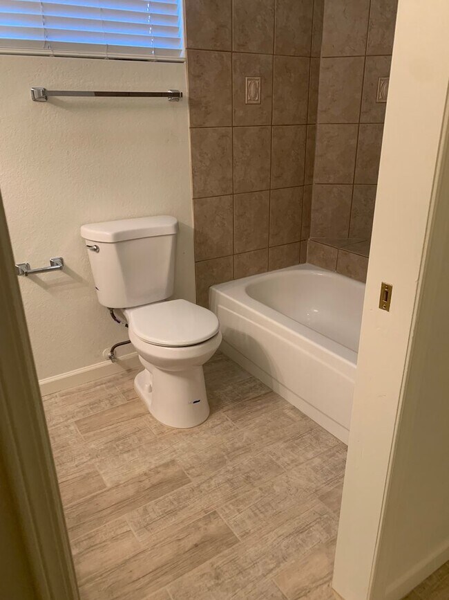 Building Photo - Chevelon