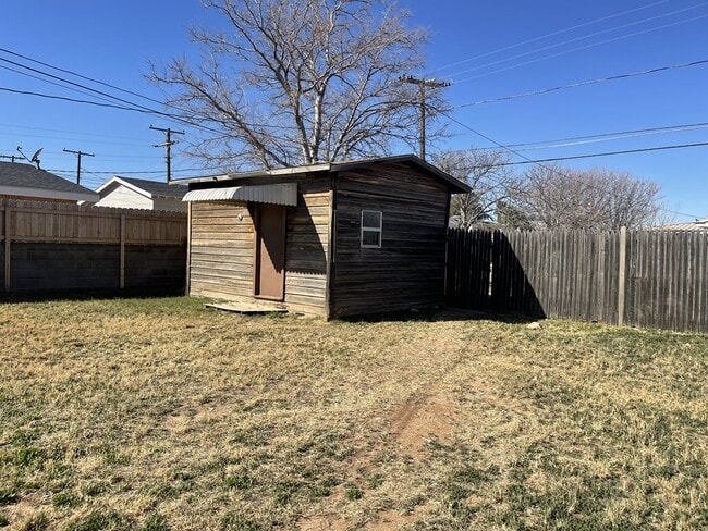 Building Photo - 2103 Beverly St