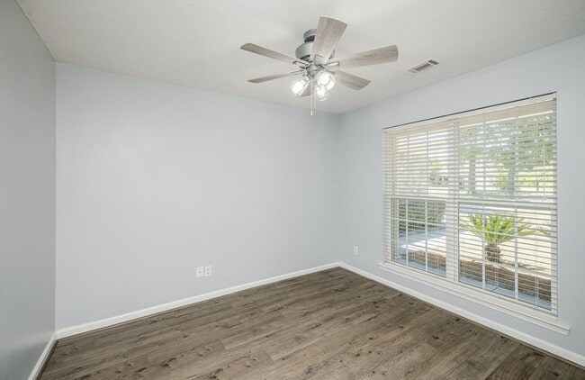 Building Photo - 203 Hayne Dr
