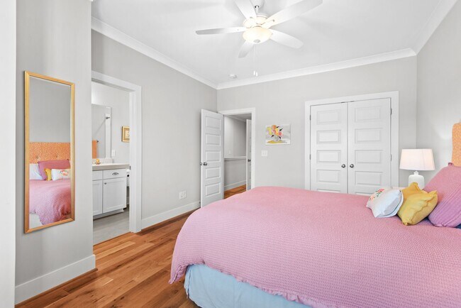 Building Photo - Gorgeous 3 level modern farmhouse townhome...