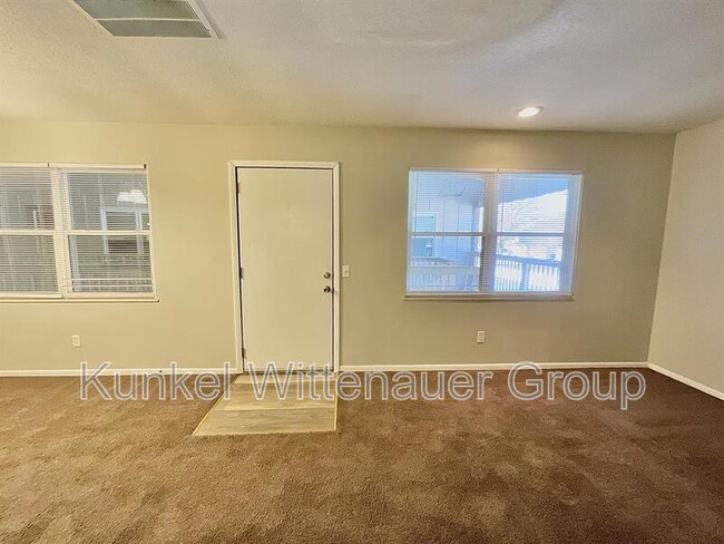 Building Photo - 1320 N 1st St