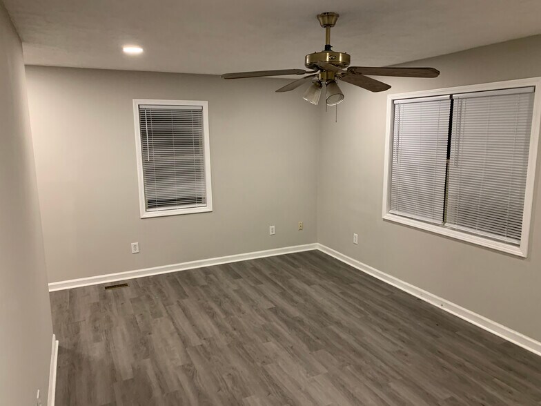 Living Area - 1209 Old Magnolia Way