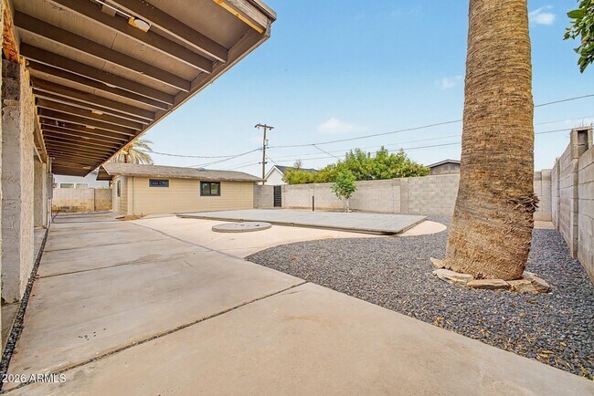 Building Photo - 2629 N 73rd Pl