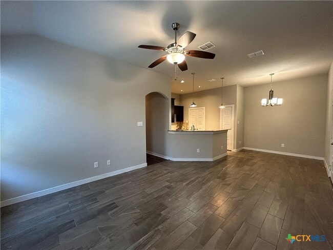 Building Photo - 537 Creekside Frst