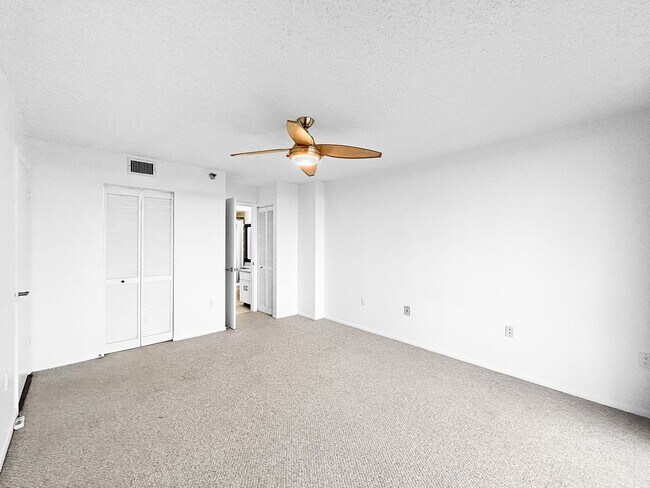 Building Photo - 2333 Feather Sound Dr
