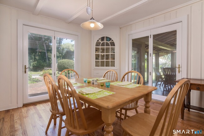 Building Photo - 116 Overshore Dr E