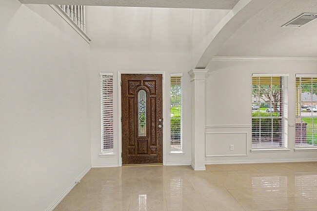 Building Photo - 2126 Highland Bay Ct