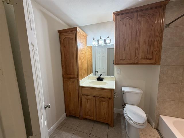 Building Photo - 1001 Meadow Creek Dr