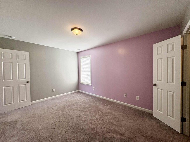 Building Photo - Move-In Ready 2 Bedroom, One Story Home – ...