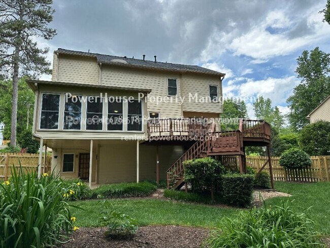 Building Photo - 790 Woodmont Dr