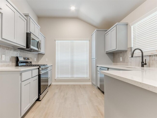 Building Photo - 18012 Austin Ct