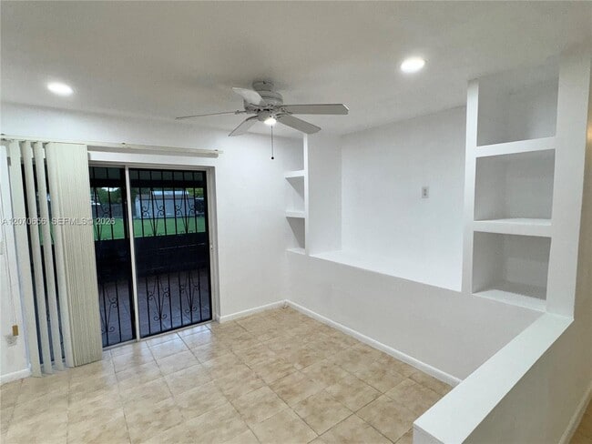 Building Photo - 18225 SW 94th Ave