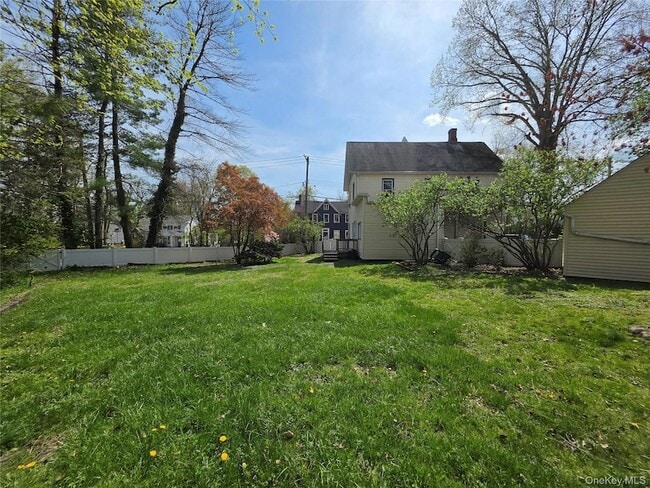 Building Photo - 60 Main St