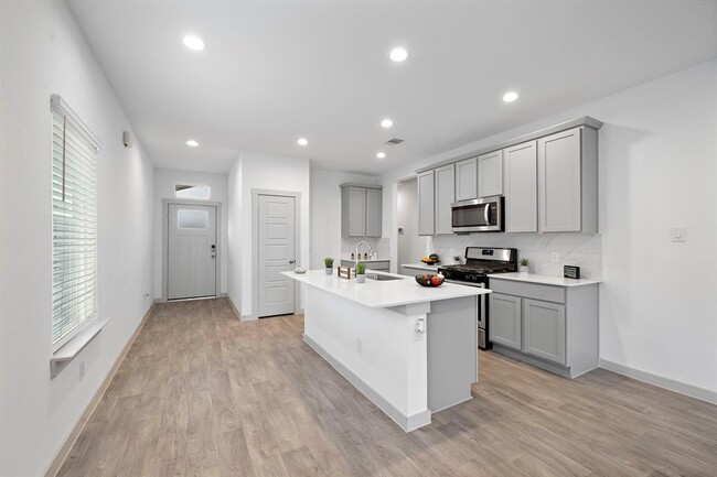 Building Photo - 12511 Abbey House Ct