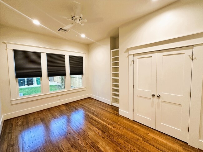 Building Photo - 540 Harvard St