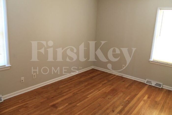 Building Photo - 13110 Donnelly Ave