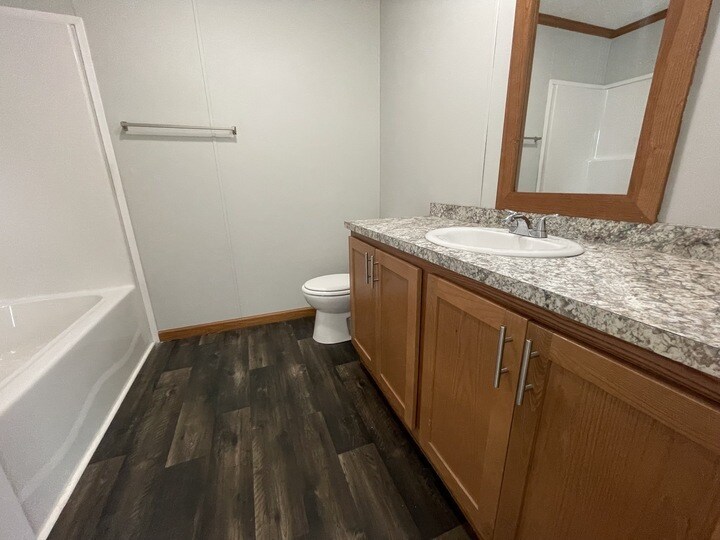 Building Photo - 38031 Leverette Ave