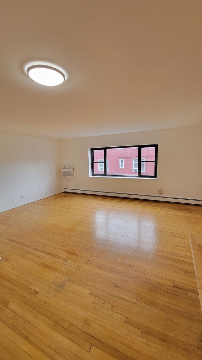 Building Photo - 204 Woodcliff Ave