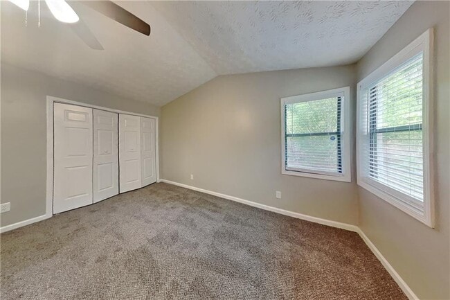 Building Photo - 815 Riverstone Ln