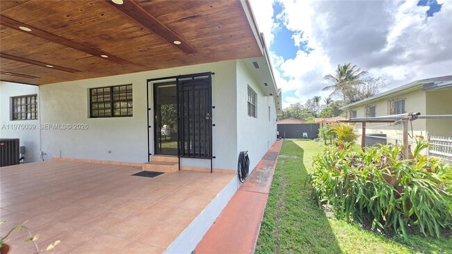 Building Photo - 3041 NW 16th St