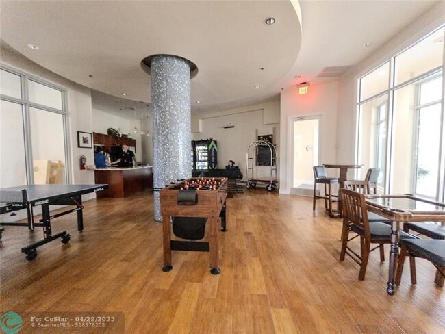 Building Photo - 1830 Radius Dr