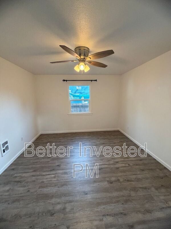 Building Photo - 727 N Pine St