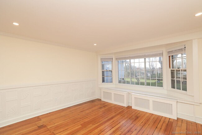 Building Photo - 792 Farmington Ave