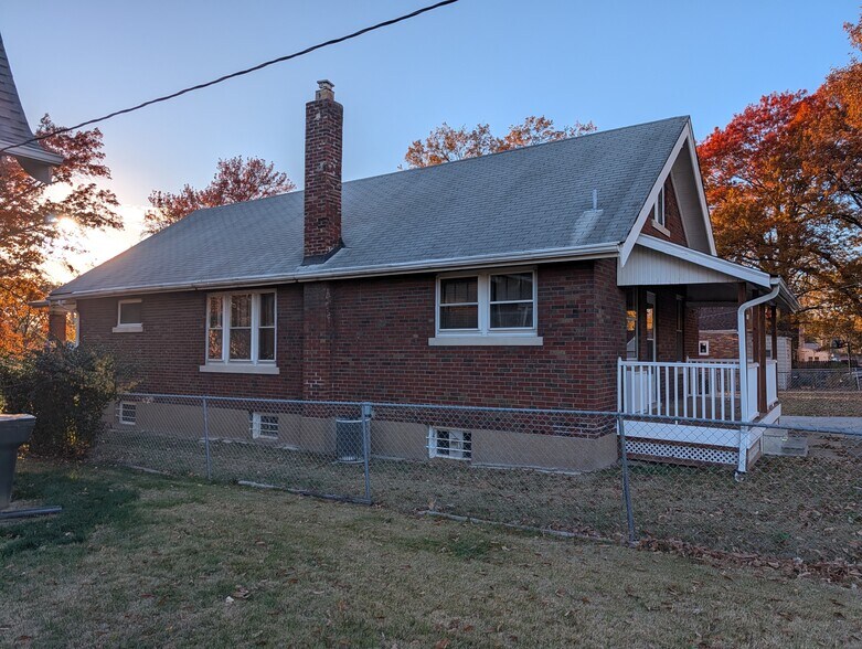 Side View - 6311 Garesche Ave