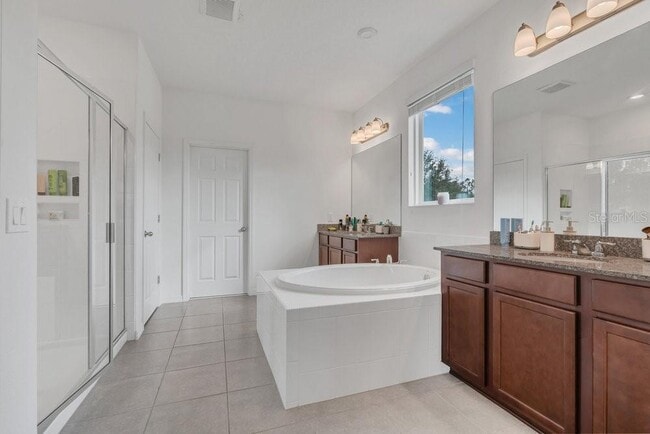 Building Photo - 12880 Westside Vlg Lp