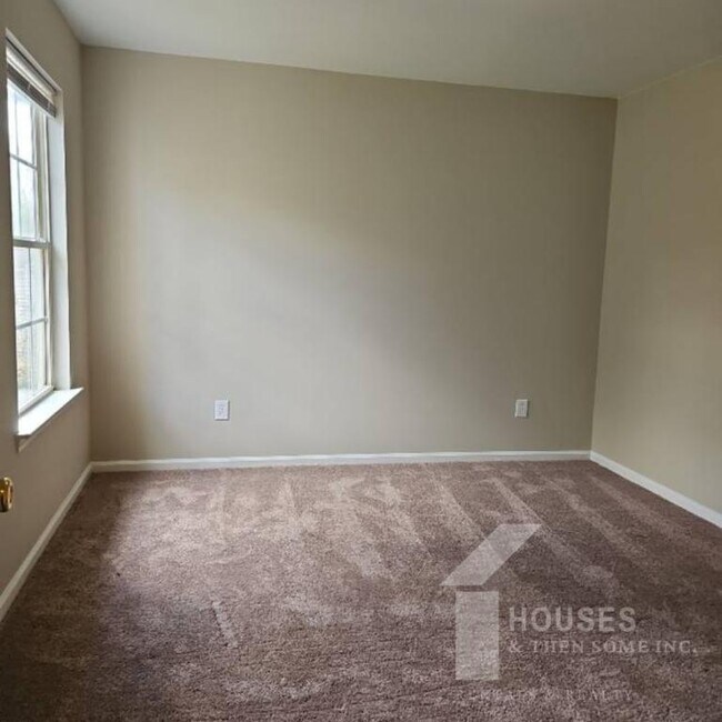 Building Photo - 210 Stapleford Park Dr