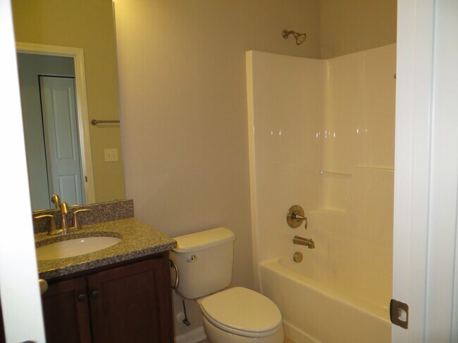 Building Photo - 547 Libson St