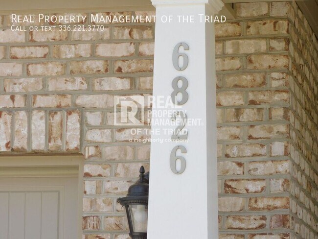 Building Photo - 6826 Magnolia Pk Ct