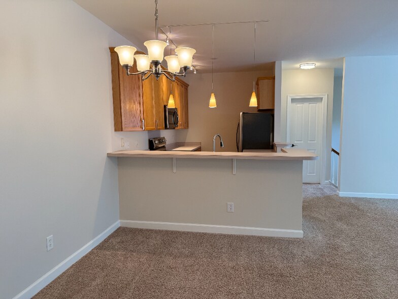 Building Photo - 1721 Wyngate Cir