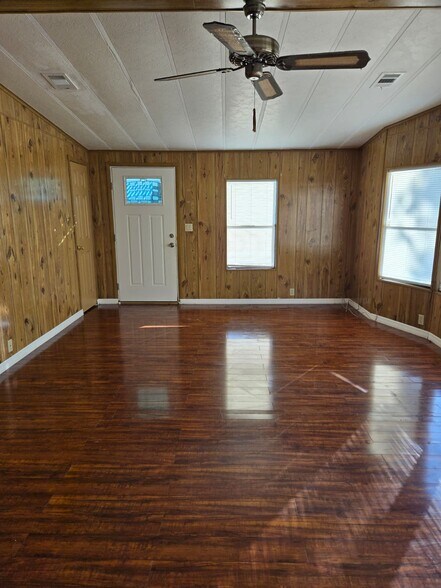 Building Photo - 580 Anna Ave