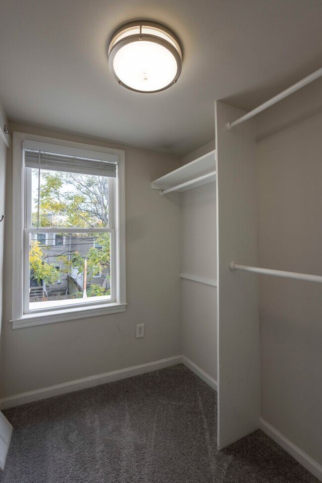 Building Photo - Cozy 1Bed/1Bath in Washing Village - Pigtown