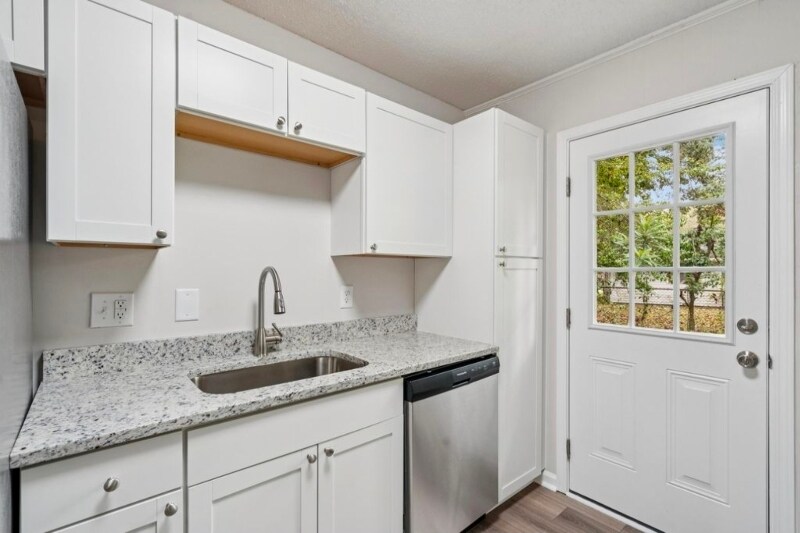 Building Photo - 103 Peake Ln