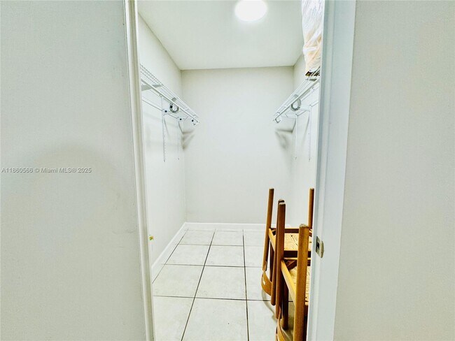 Building Photo - 6950 Sharpecroft Ct