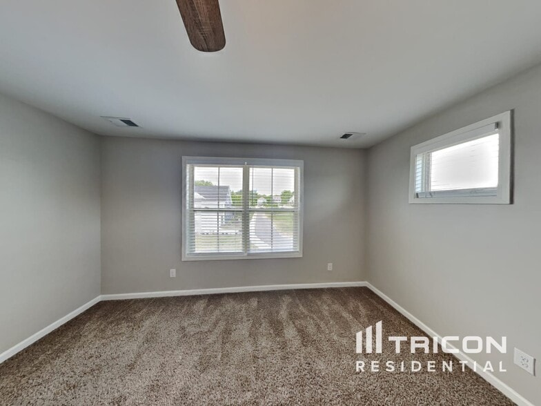 Building Photo - 306 Imperial Ct