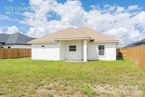 Building Photo - 531 Country Club Dr